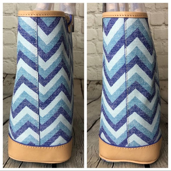 Dooney & Bourke Small Leisure Shopper Blue Chevron - Picture 7 of 16